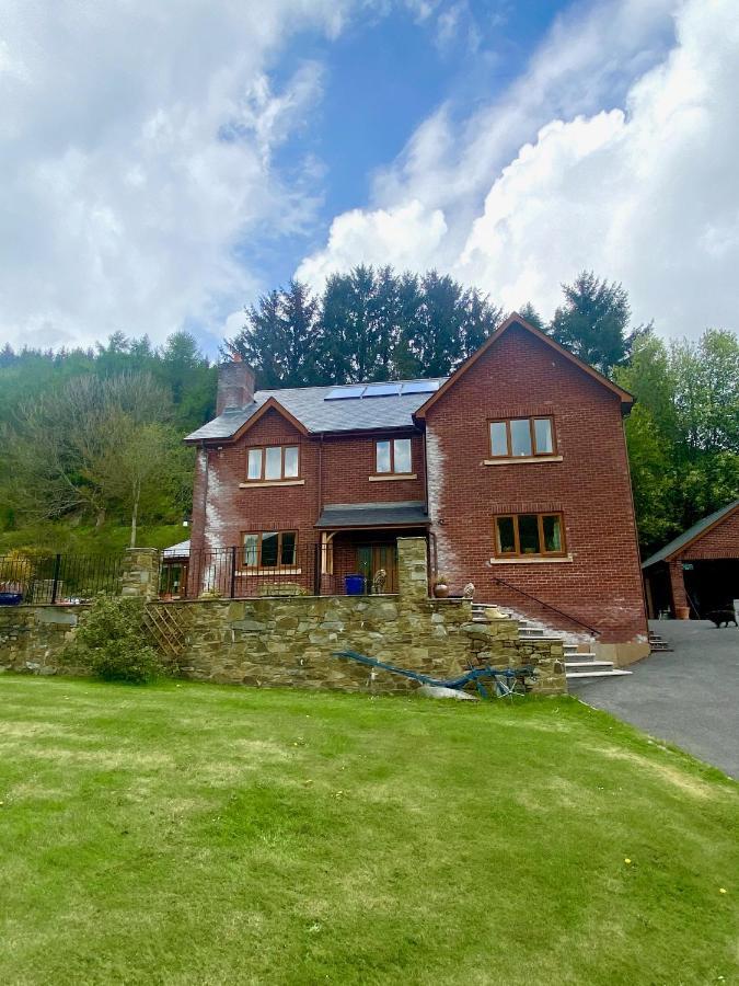 Laurel Bank Bed and Breakfast Abbey-Cwmhir Εξωτερικό φωτογραφία