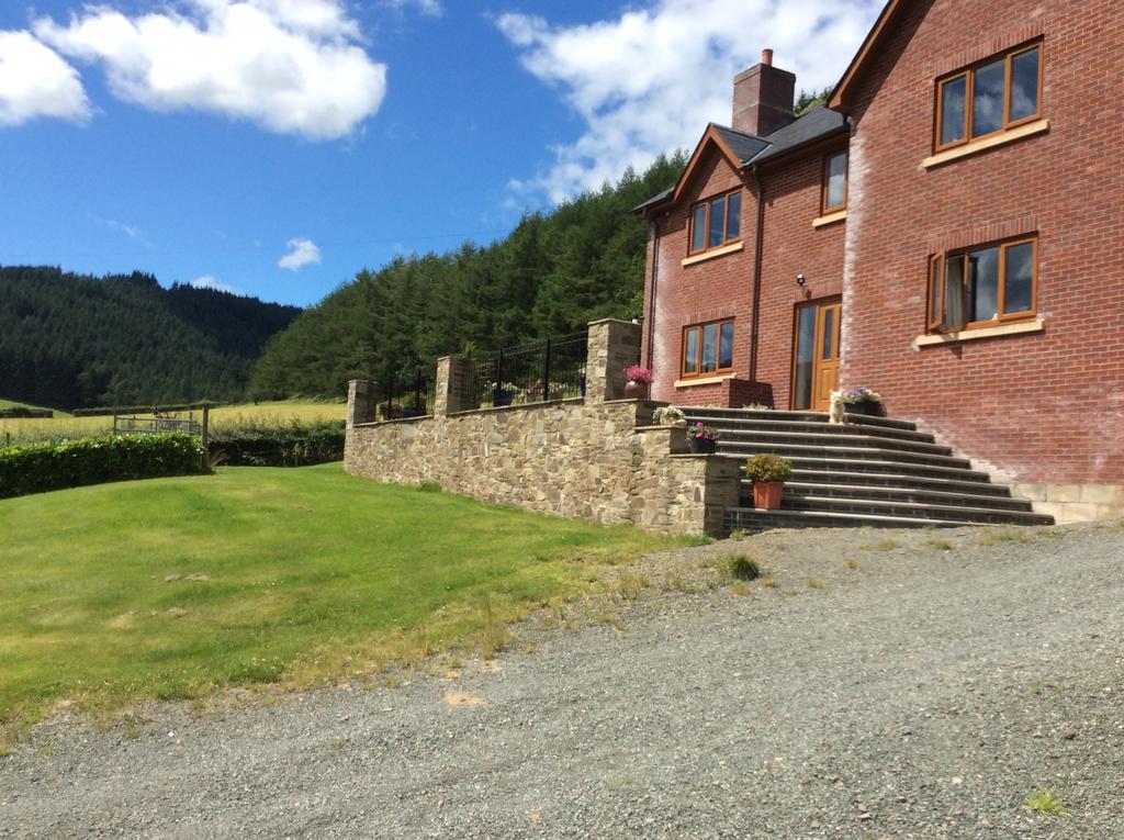 Laurel Bank Bed and Breakfast Abbey-Cwmhir Εξωτερικό φωτογραφία